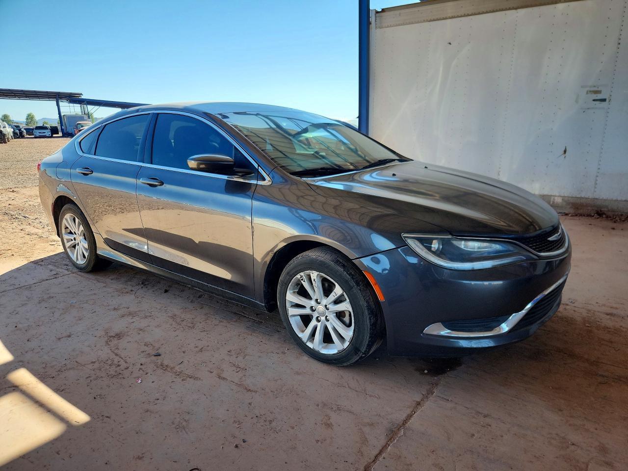 2015 Chrysler 200 Limited - Фото 4