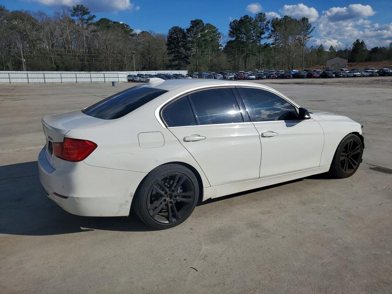 2015 BMW 3 Series 320I xDrive - Фото 3