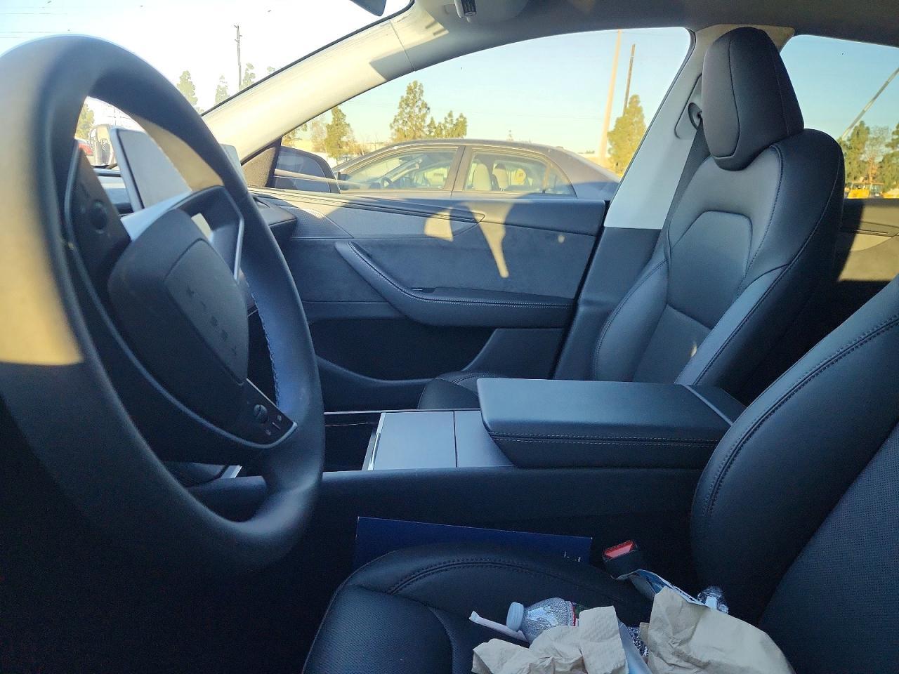 2026 Tesla Model Y - Фото 7