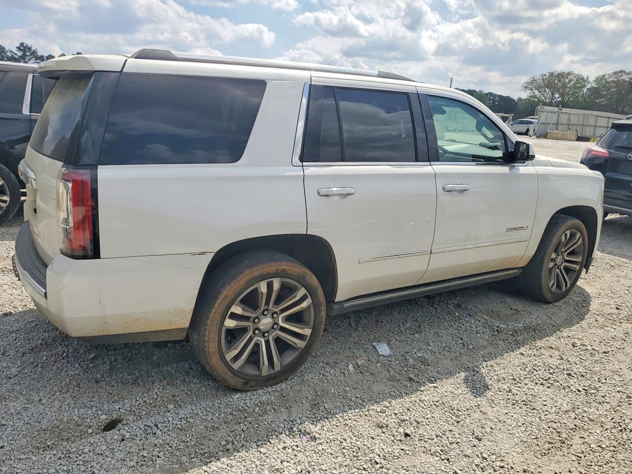 2020 GMC Yukon Denali - Фото 3