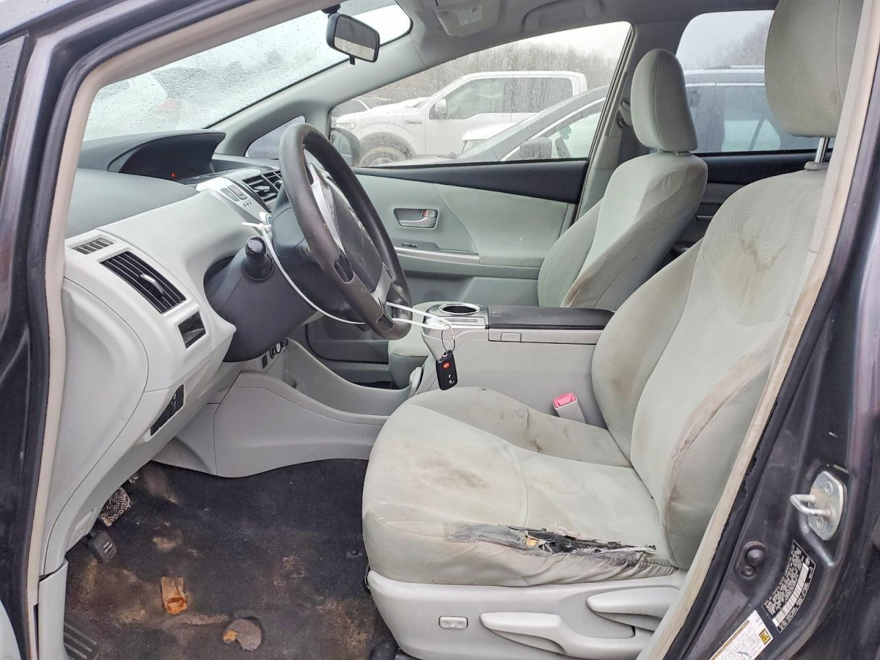2012 Toyota Prius V Two - Фото 7
