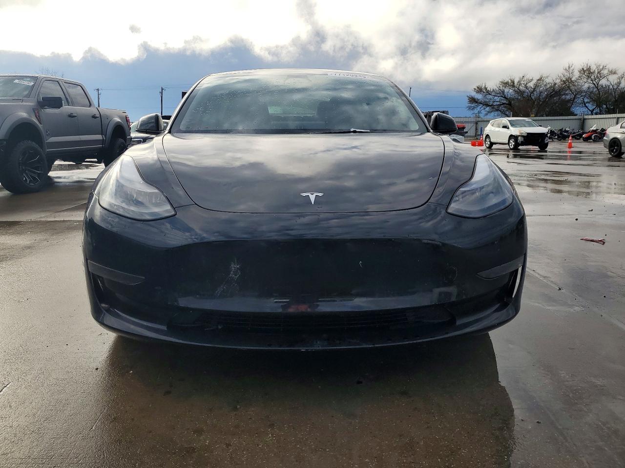 2023 Tesla Model 3 - Фото 5