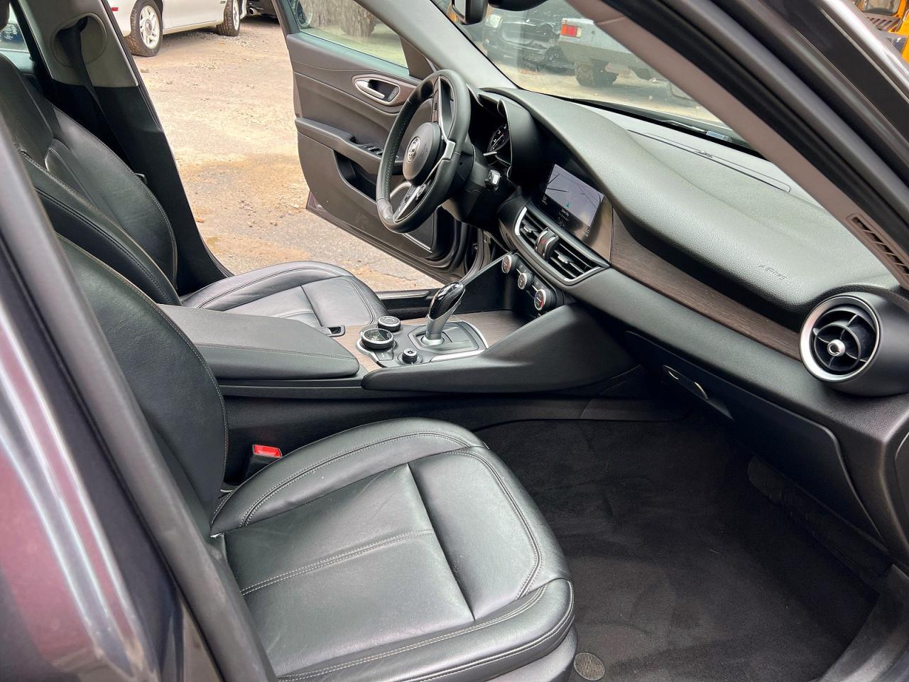 2017 Alfa Romeo Giulia Ti Q4 - Image 5