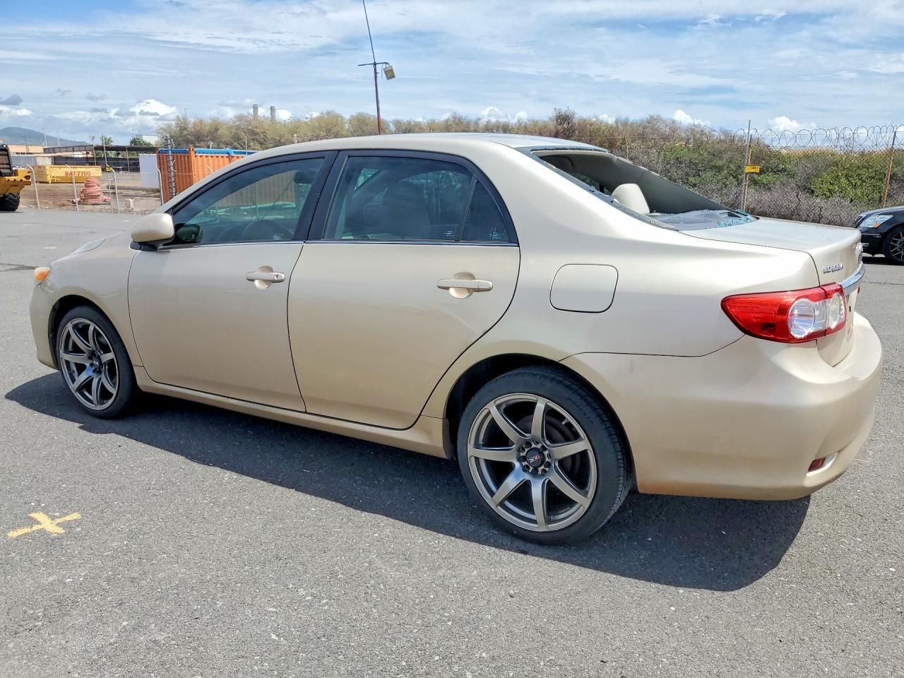 2013 Toyota Corolla L - Фото 2