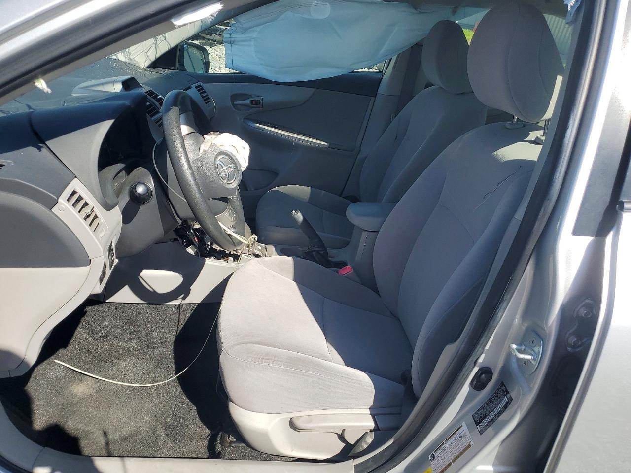 2012 Toyota Corolla Le - Фото 7