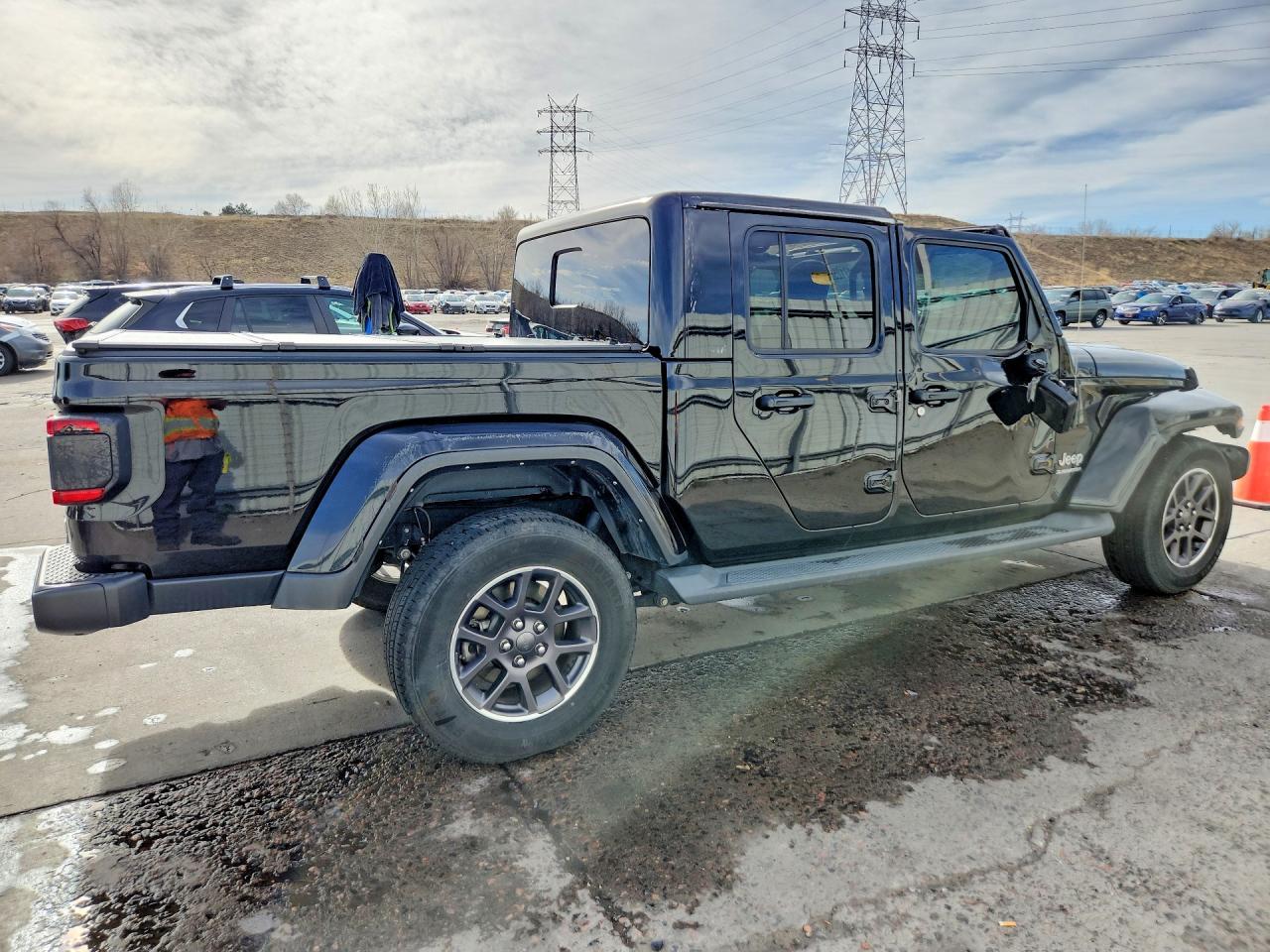 2021 Jeep Gladiator Overland - Image 3