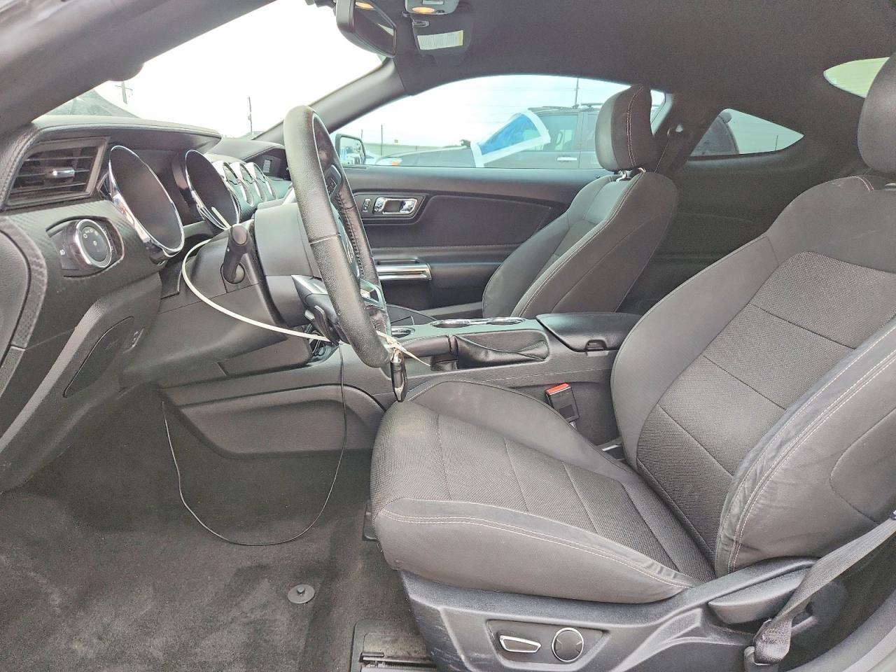 2016 Ford Mustang - Фото 7