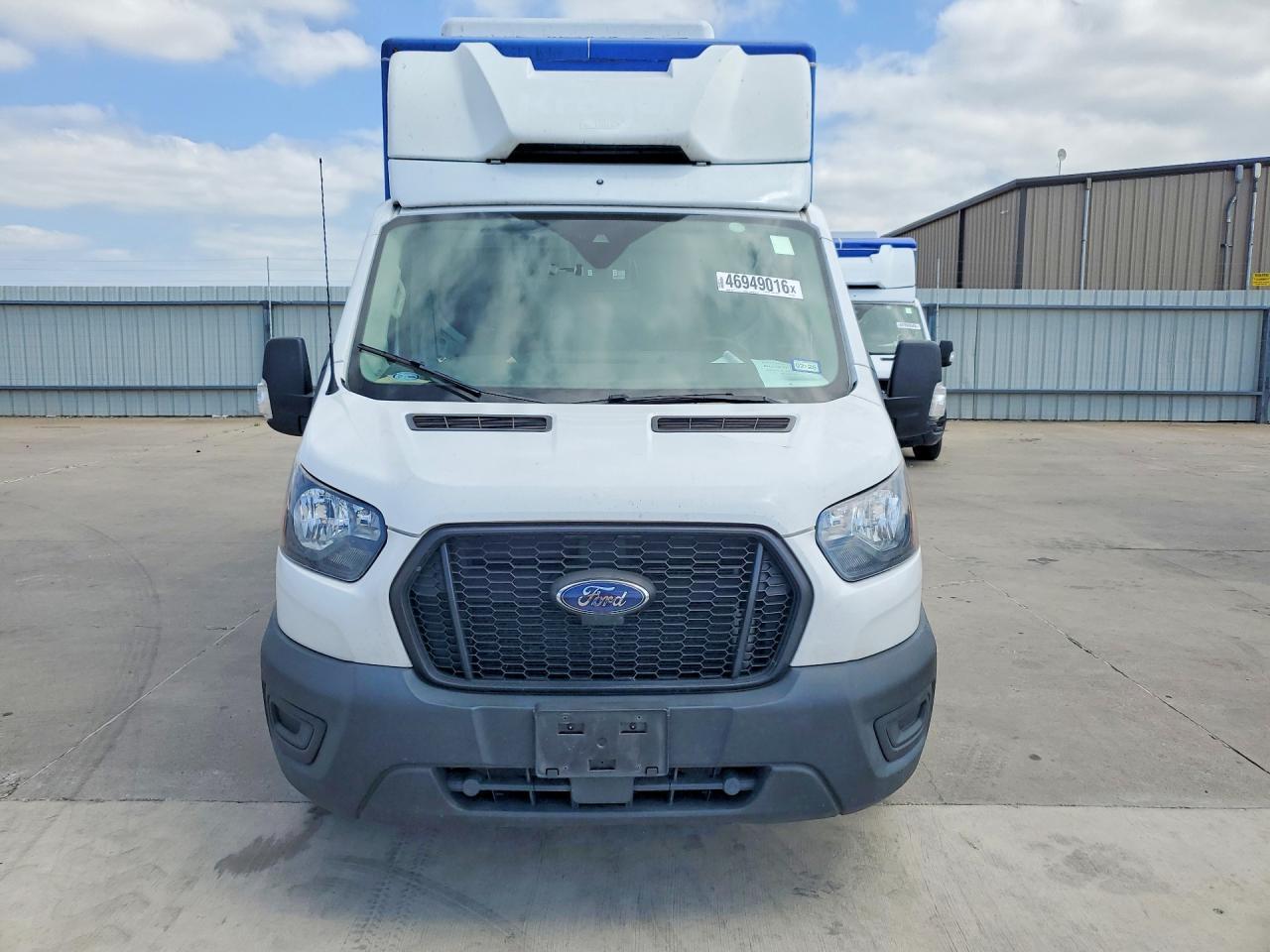 2022 Ford Transit Delivery Truck - Фото 5