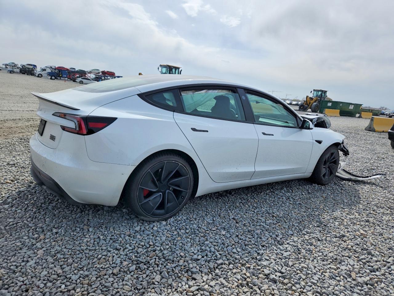 2024 Tesla Model 3 - Image 3