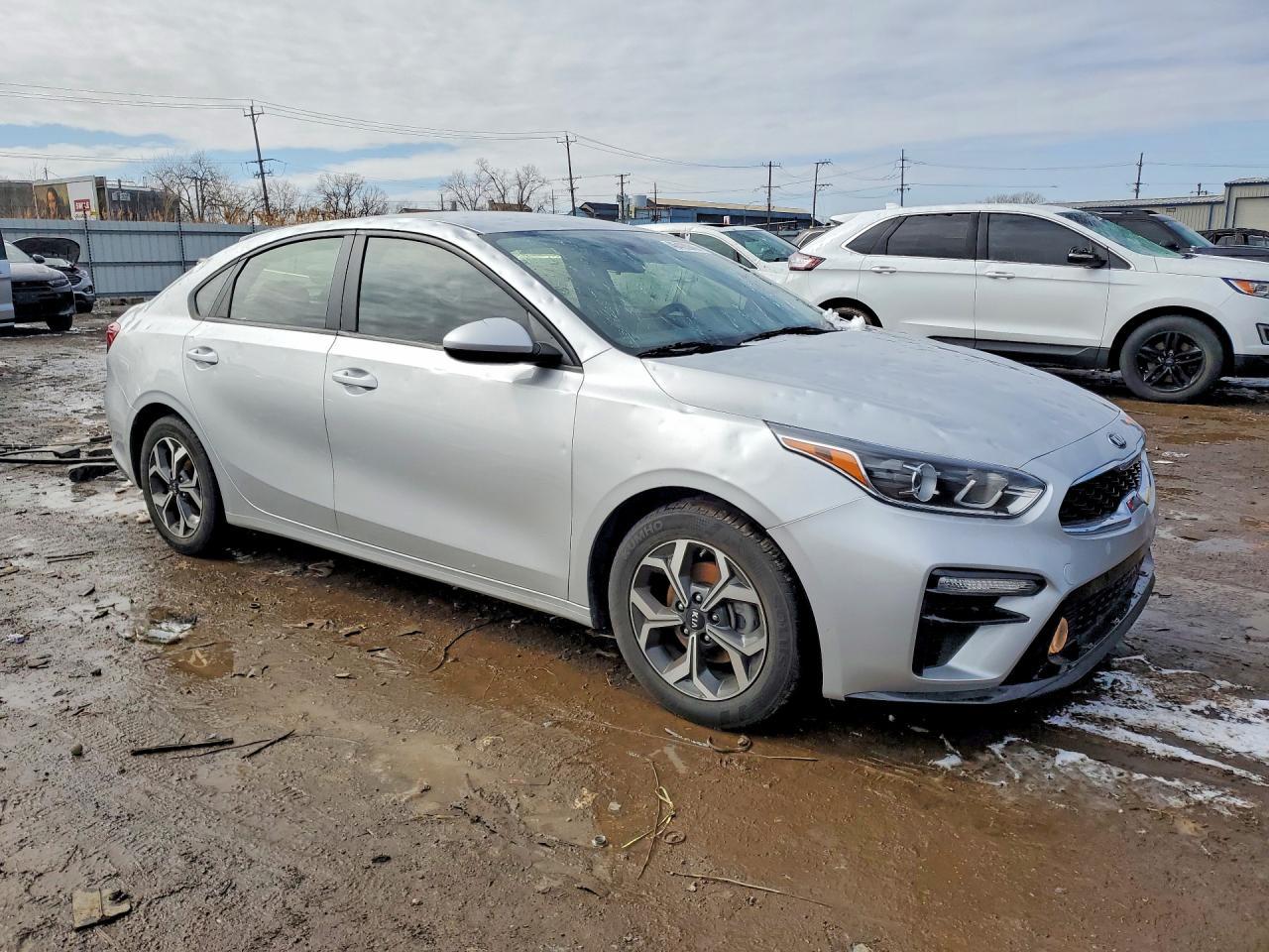 2021 Kia Forte Lxs - Фото 4
