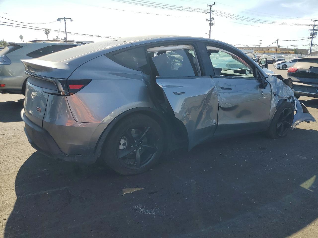 2026 Tesla Model Y - Image 3
