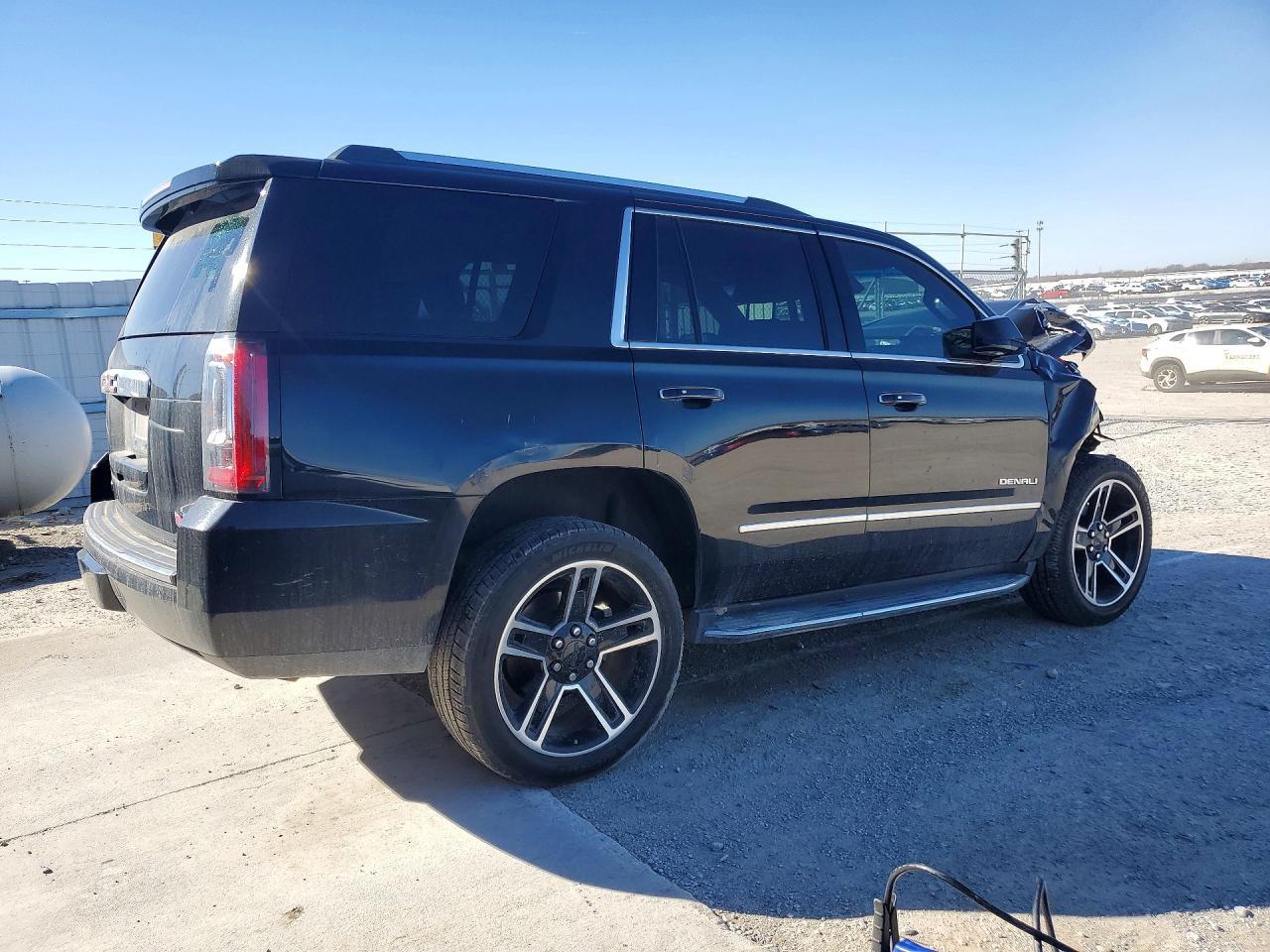 2017 GMC Yukon Denali - Image 3