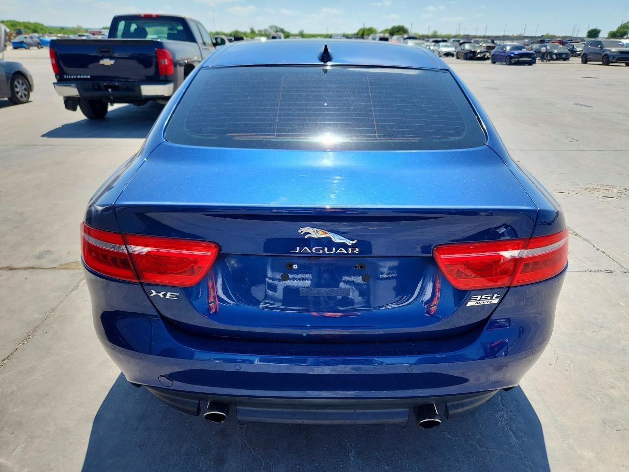 2017 Jaguar Xe Premium - Фото 6