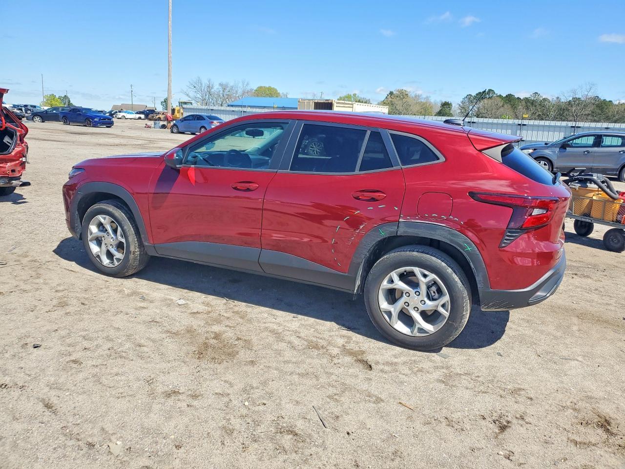 2025 Chevrolet Trax Ls - Фото 2