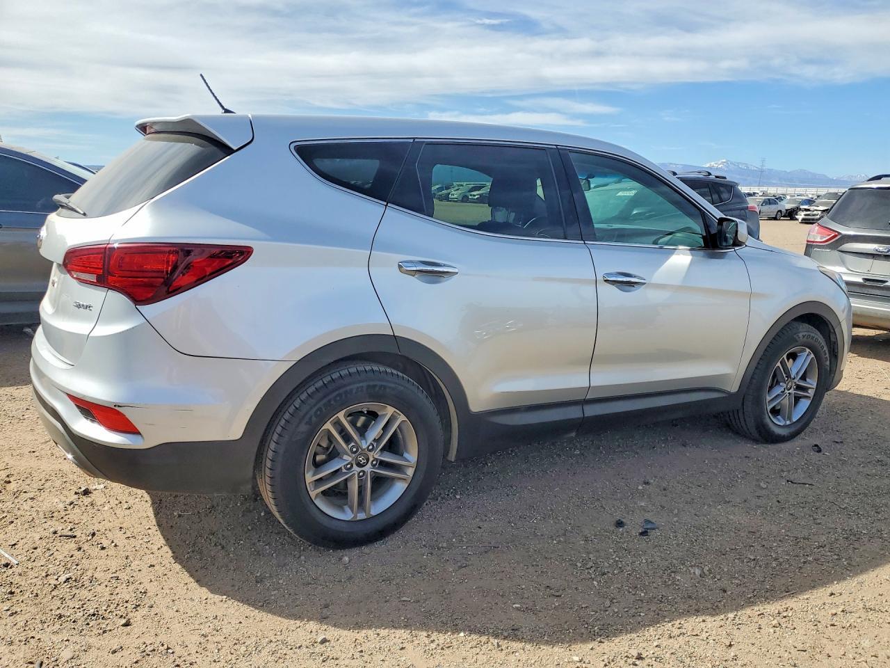 2018 Hyundai Santa Fe Sport 2.4L - Image 3