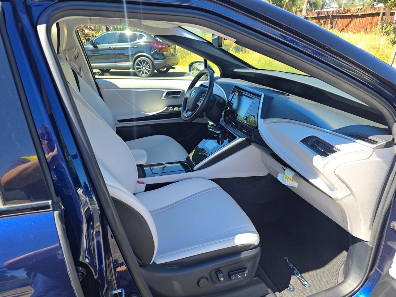 2020 Toyota Mirai Base - Image 5