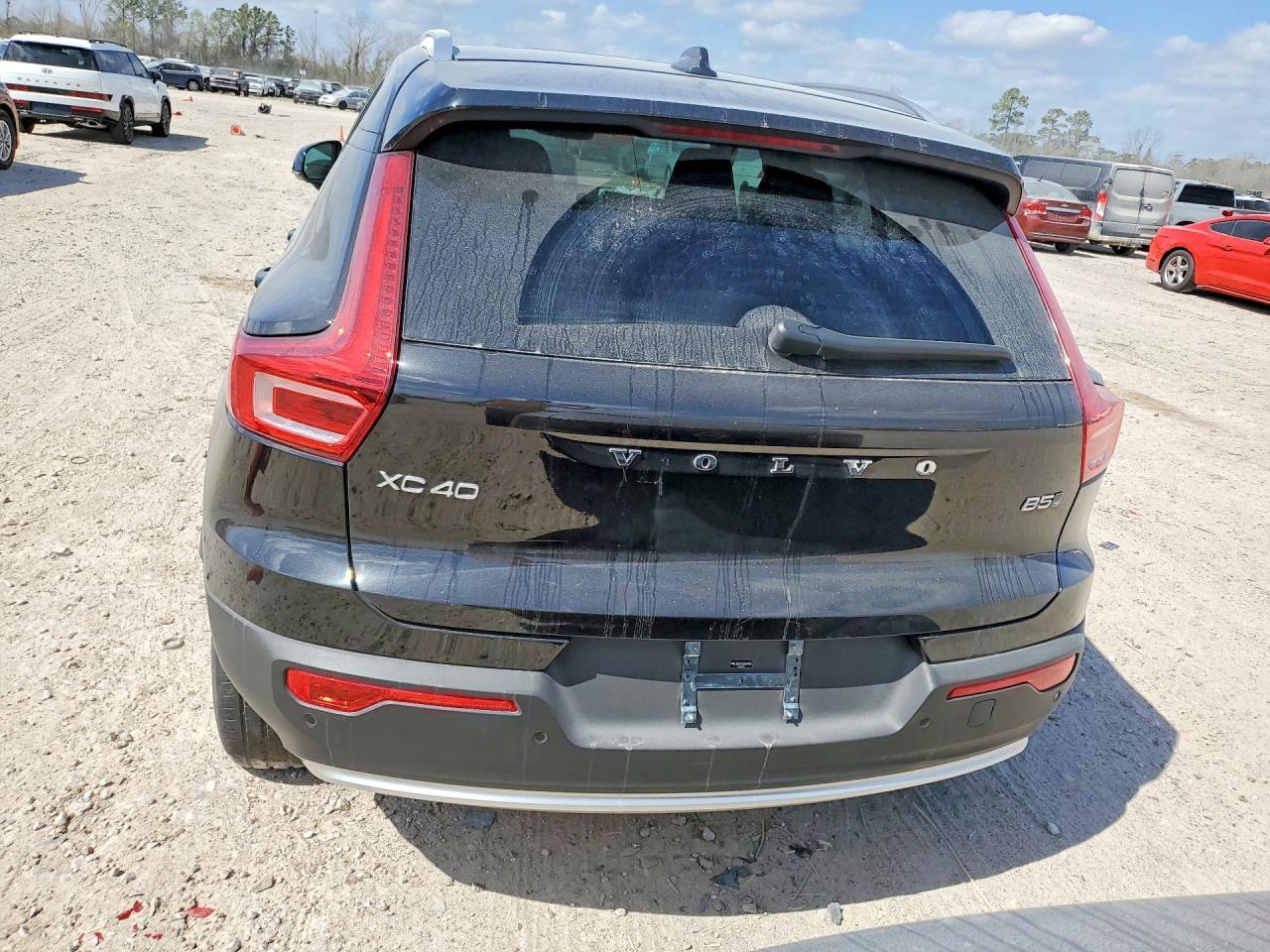 2025 Volvo Xc40 Core - Фото 6