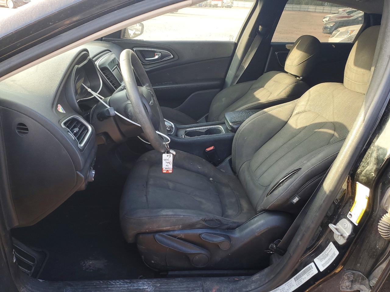 2016 Chrysler 200 Limited - Image 7