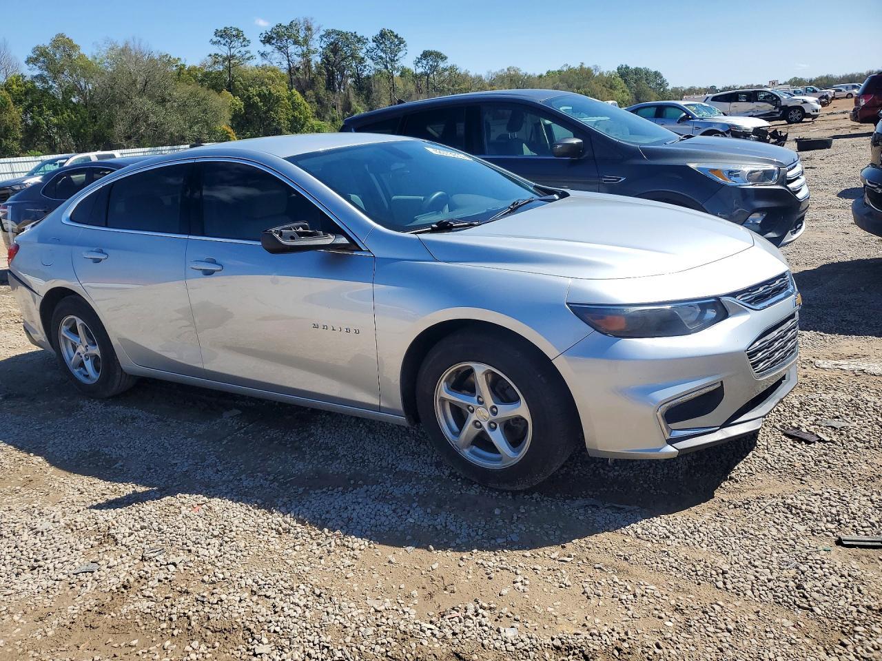 2018 Chevrolet Malibu Ls - Image 4