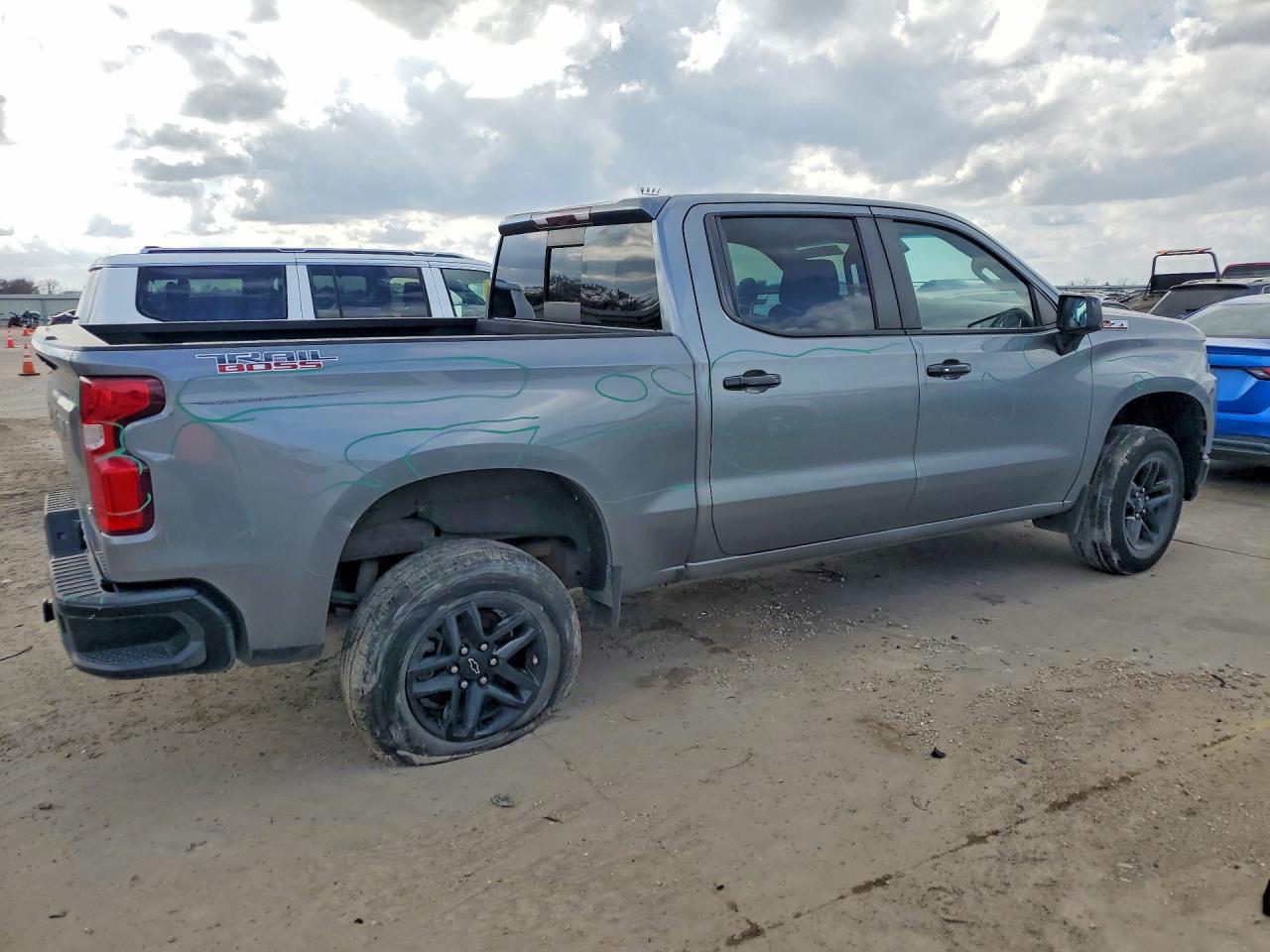 2021 Chevrolet Silverado K1500 Lt Trail Boss - Image 3