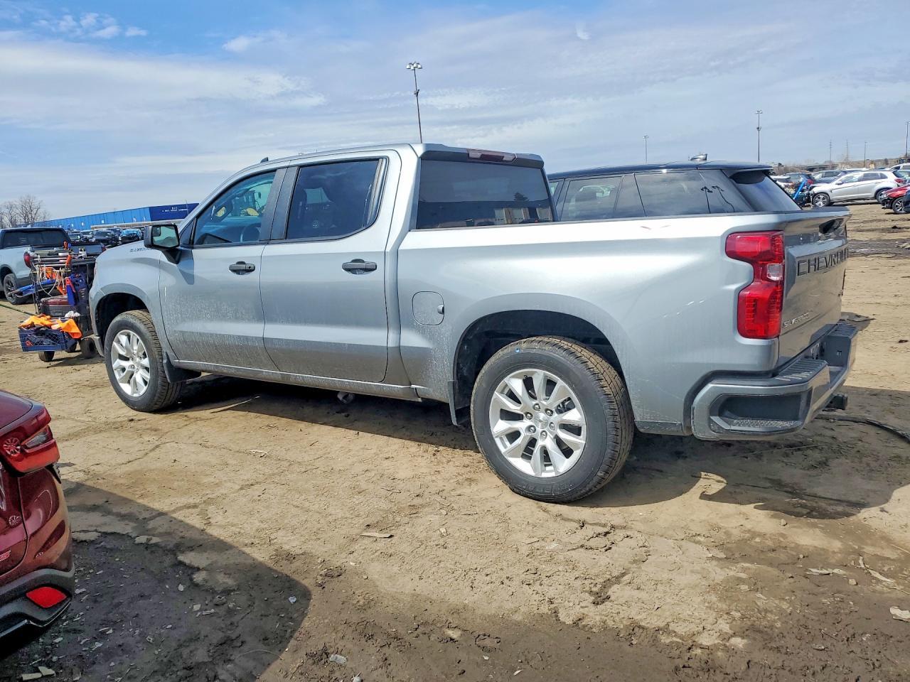 2023 Chevrolet Silverado K1500 Custom - Фото 2