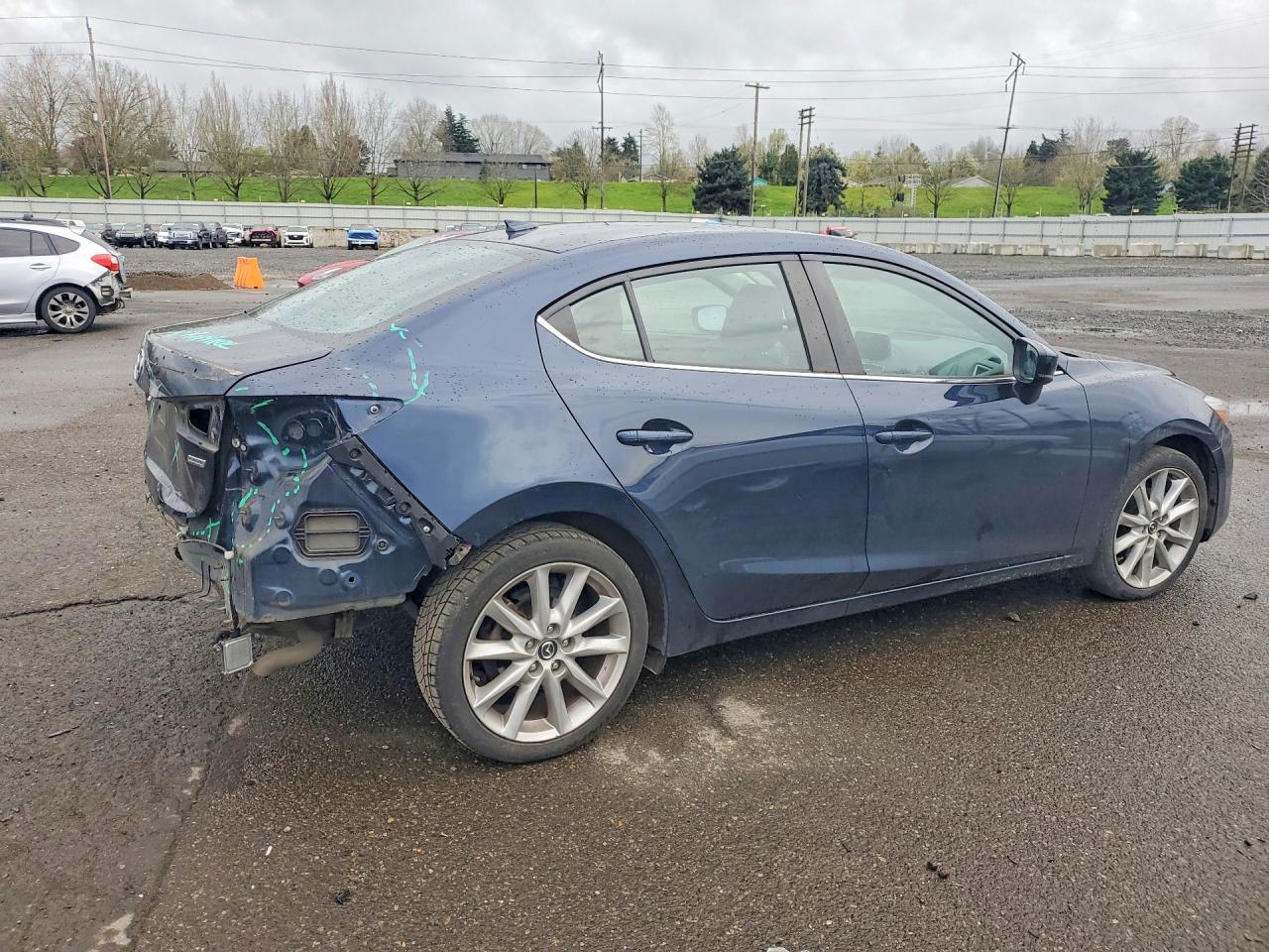 2017 Mazda 3 Touring - Image 3