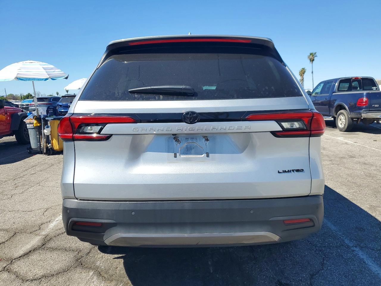 2024 Toyota Grand Highlander Limited - Image 6