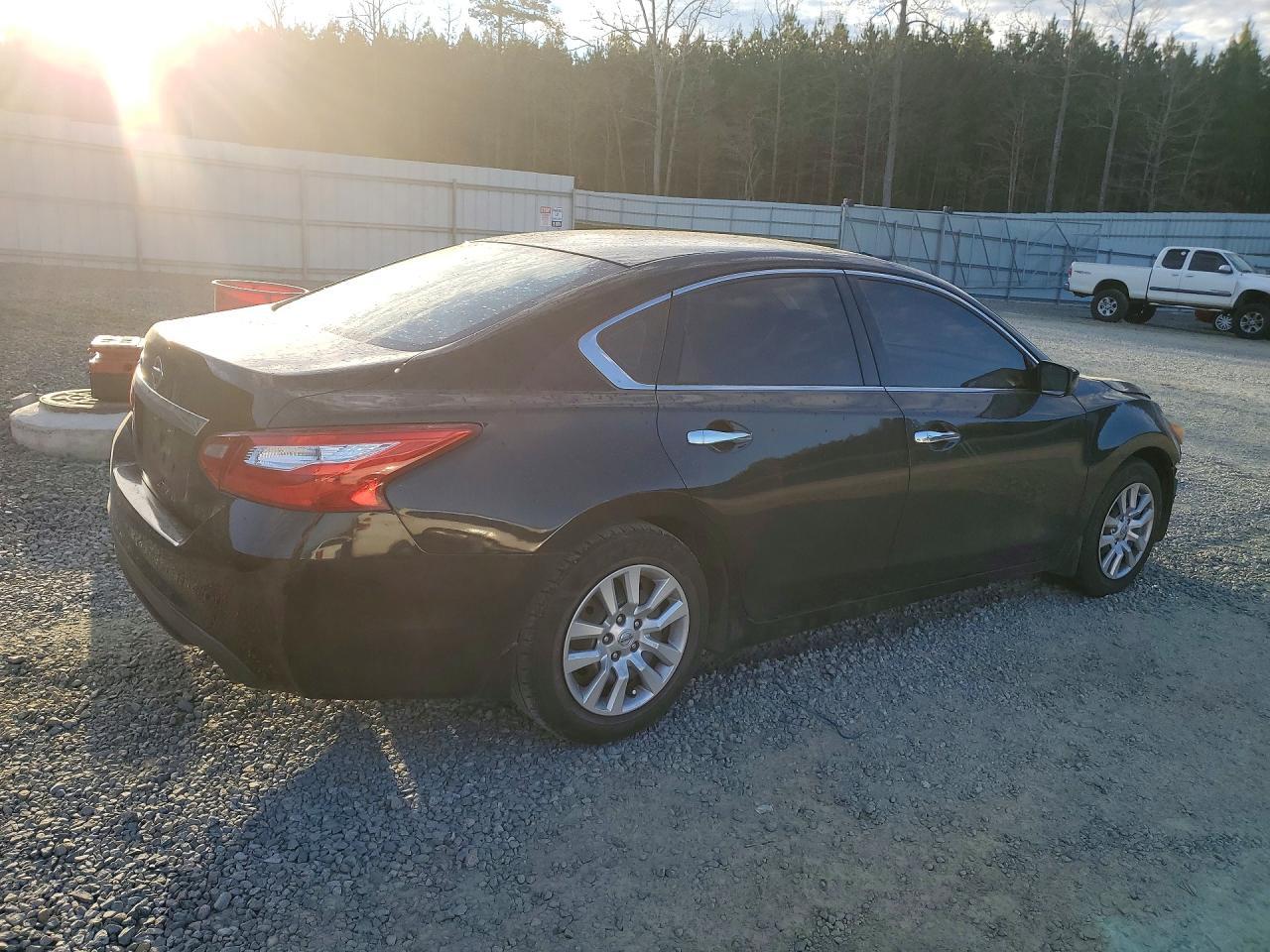 2016 Nissan Altima 2.5 S - Image 3