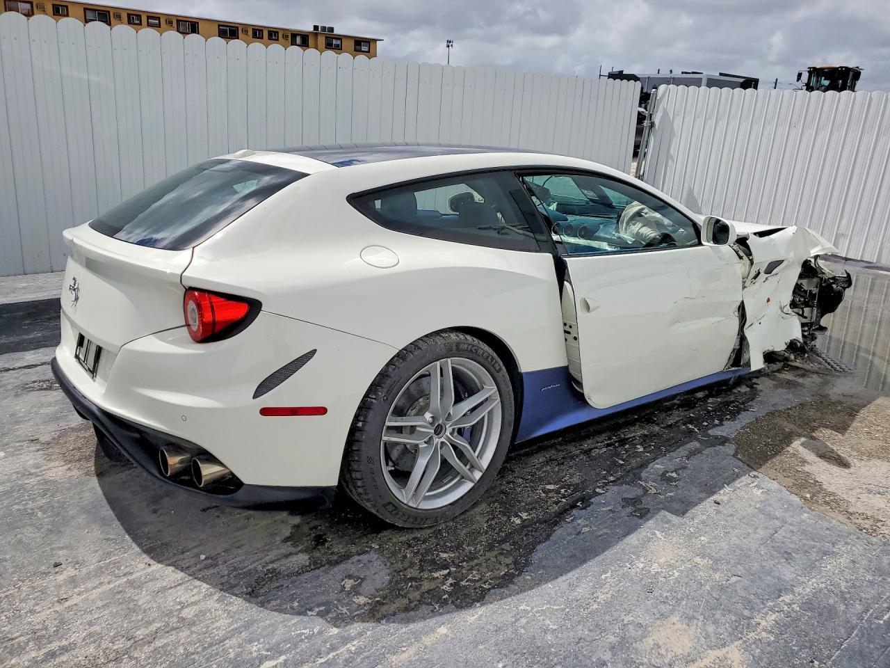 2015 Ferrari Ff - Фото 3
