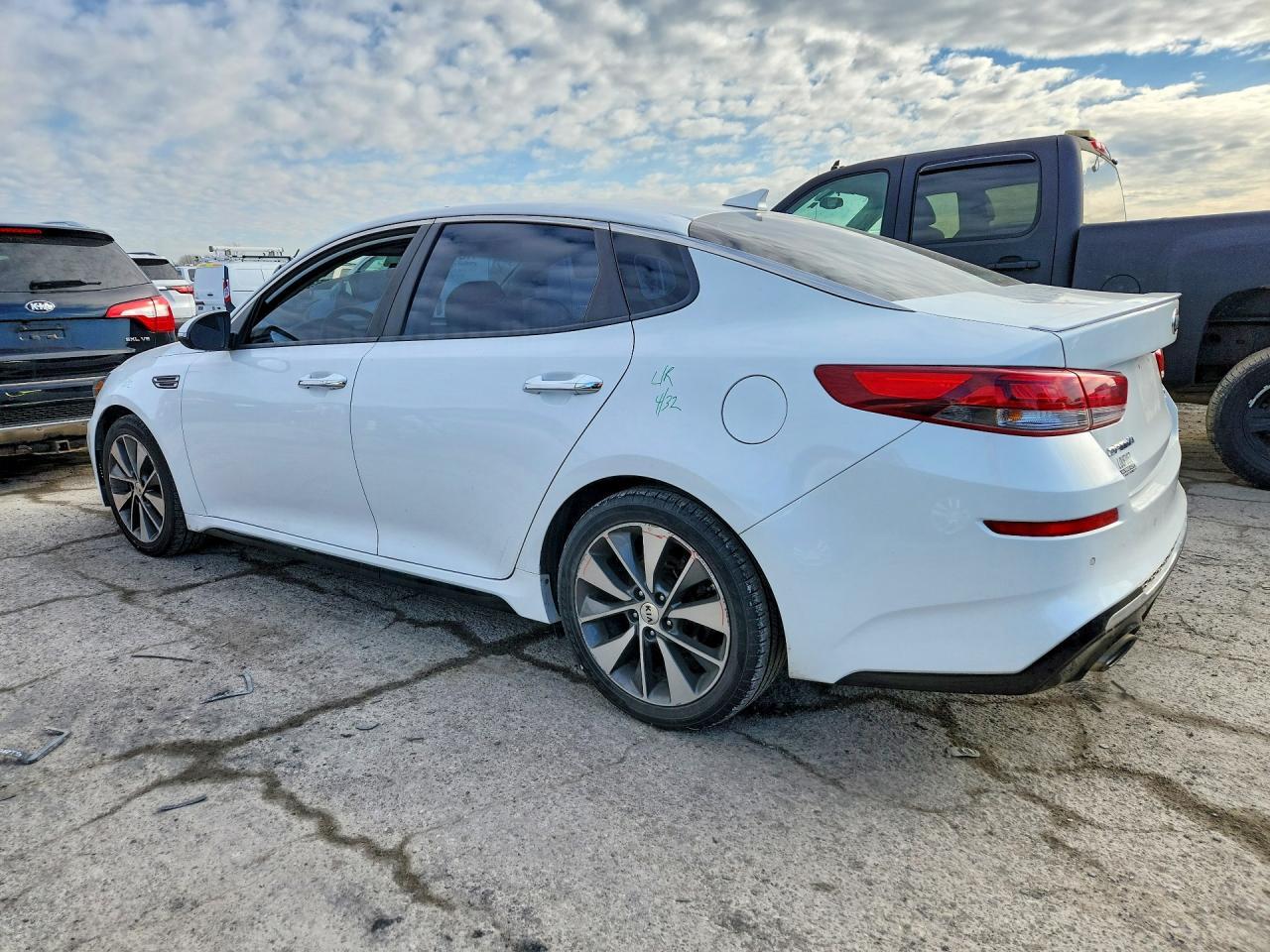 2019 Kia Optima S - Фото 2