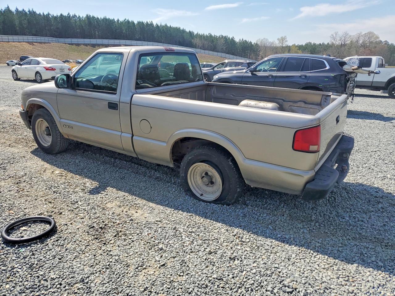 2001 Chevrolet S Truck S10 - Image 2