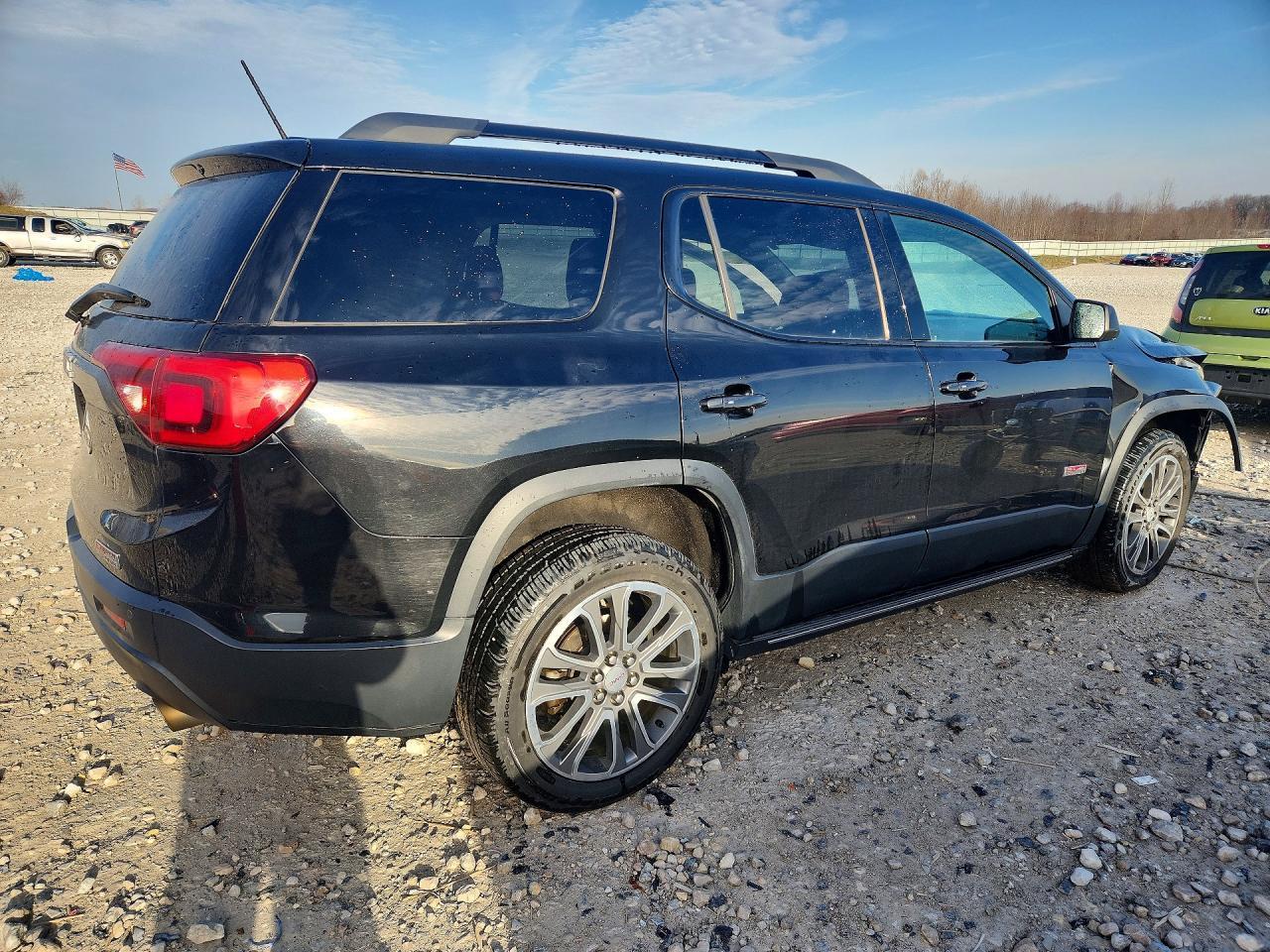 2018 GMC Acadia All Terrain - Image 3
