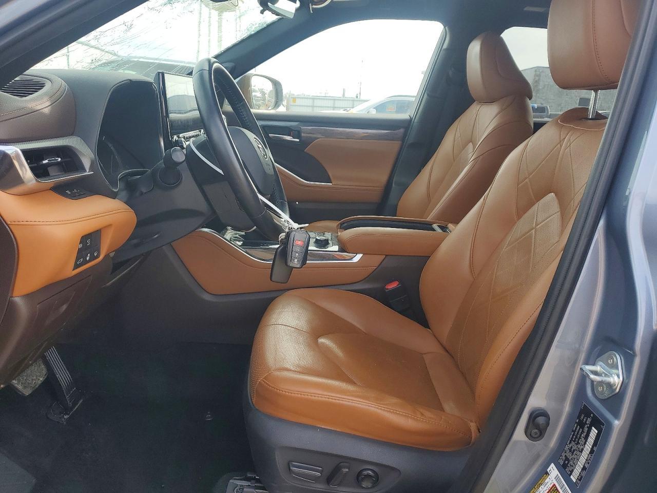 2020 Toyota Highlander Platinum - Фото 7
