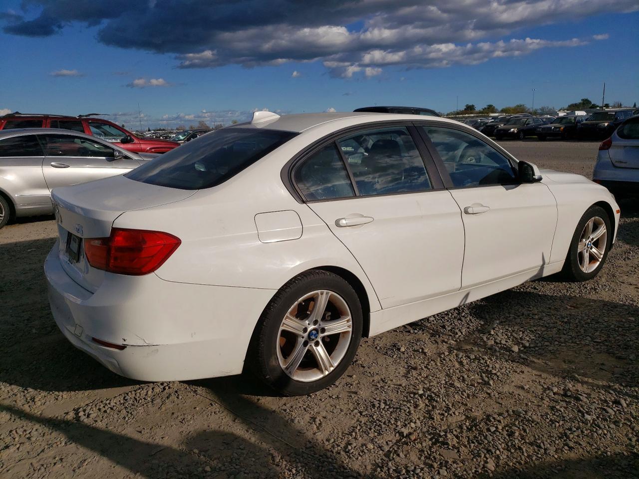 2014 BMW 328 I Sulev - Image 3
