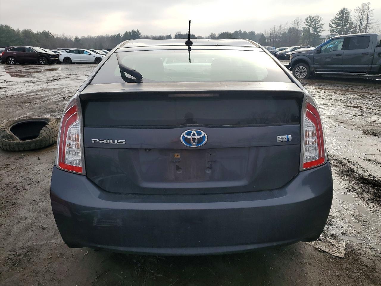 2013 Toyota Prius Four - Фото 6