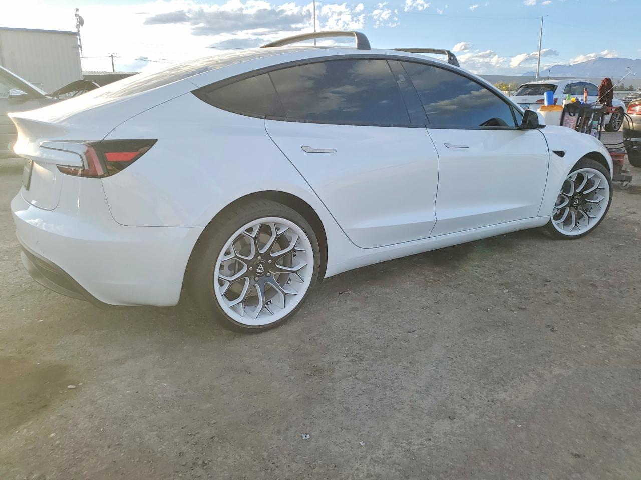 2025 Tesla Model 3 - Image 3