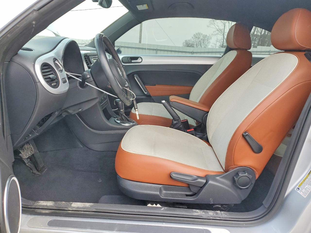 2015 Volkswagen Beetle 1.8T - Image 7