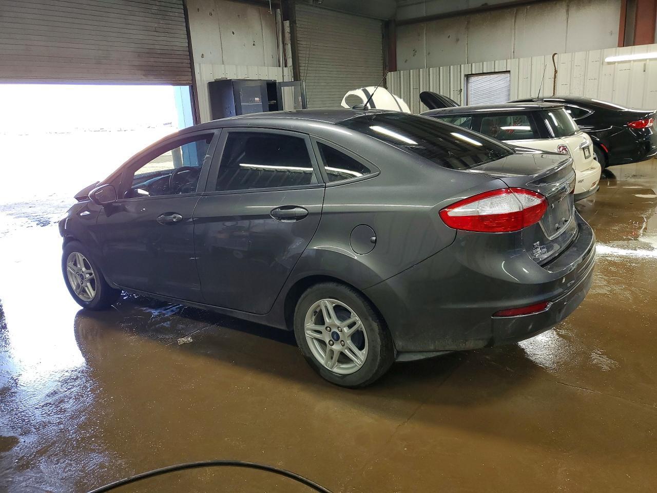 2019 Ford Fiesta Se - Фото 2
