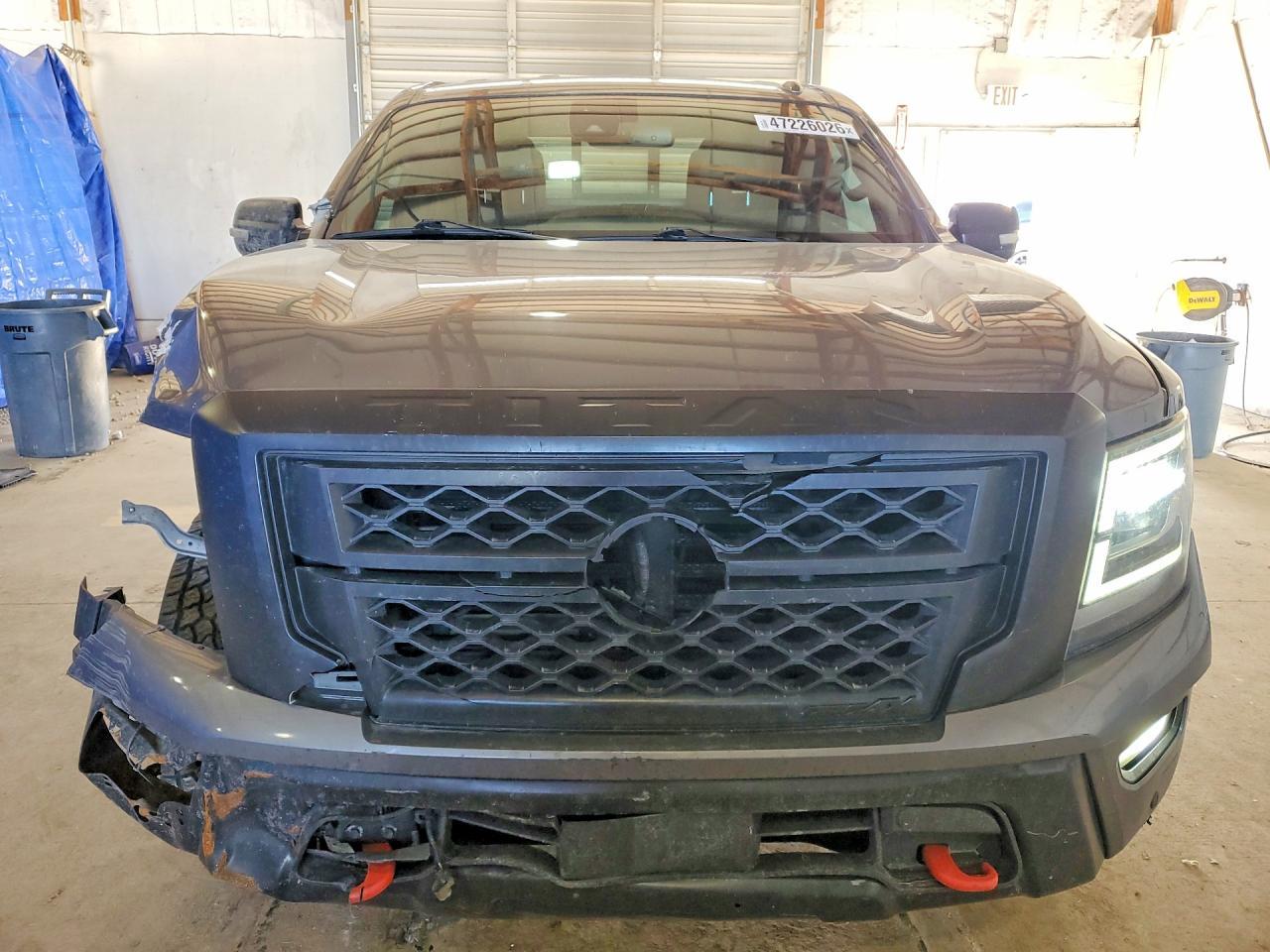 2020 Nissan Titan Pro-4X - Фото 5
