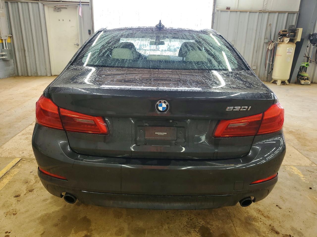 2019 BMW 530 I - Image 6