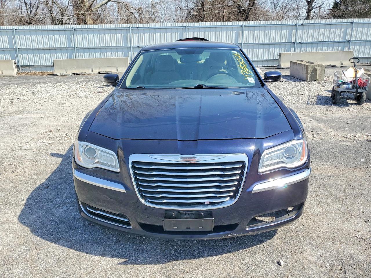 2012 Chrysler 300 - Фото 5