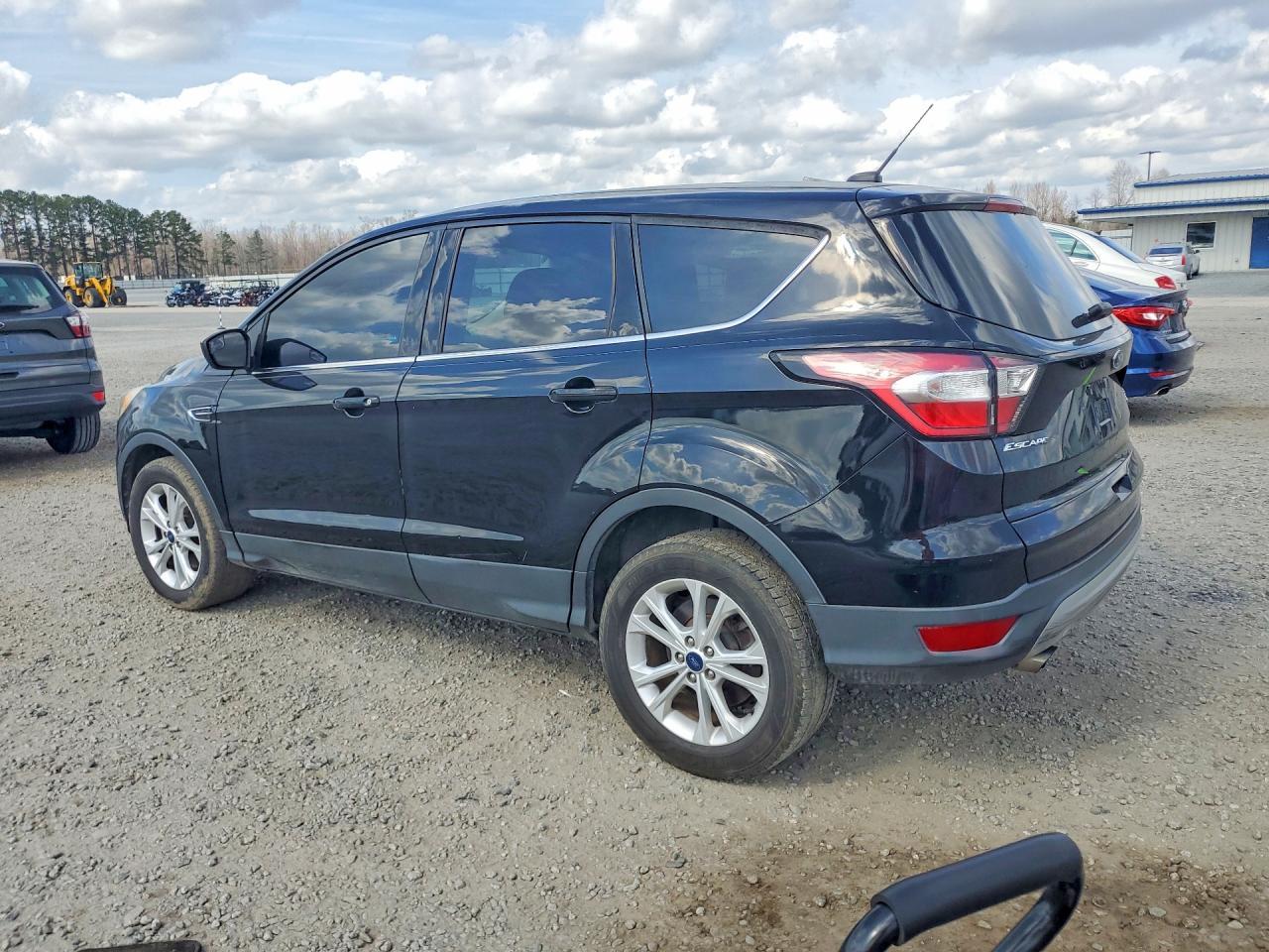 2017 Ford Escape Se - Image 2