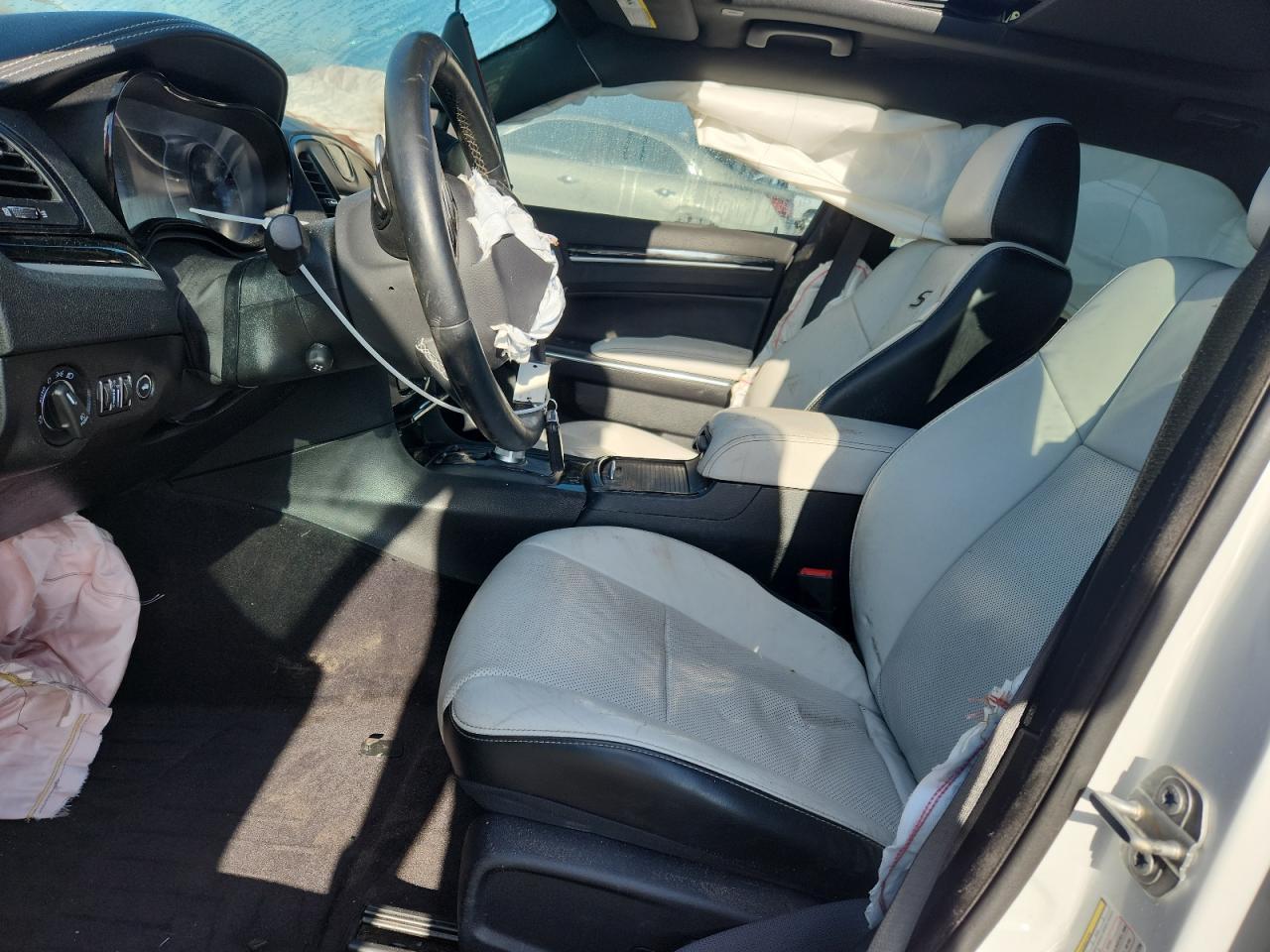 2017 Chrysler 300 S - Фото 7