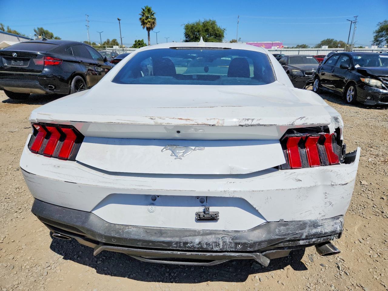 2025 Ford Mustang - Фото 6