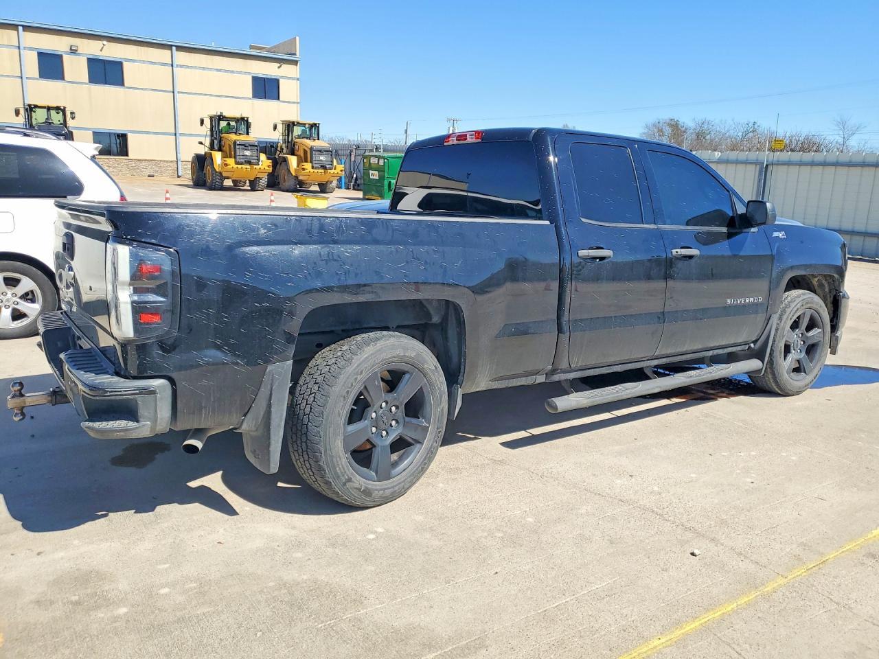 2016 Chevrolet Silverado C1500 - Image 3