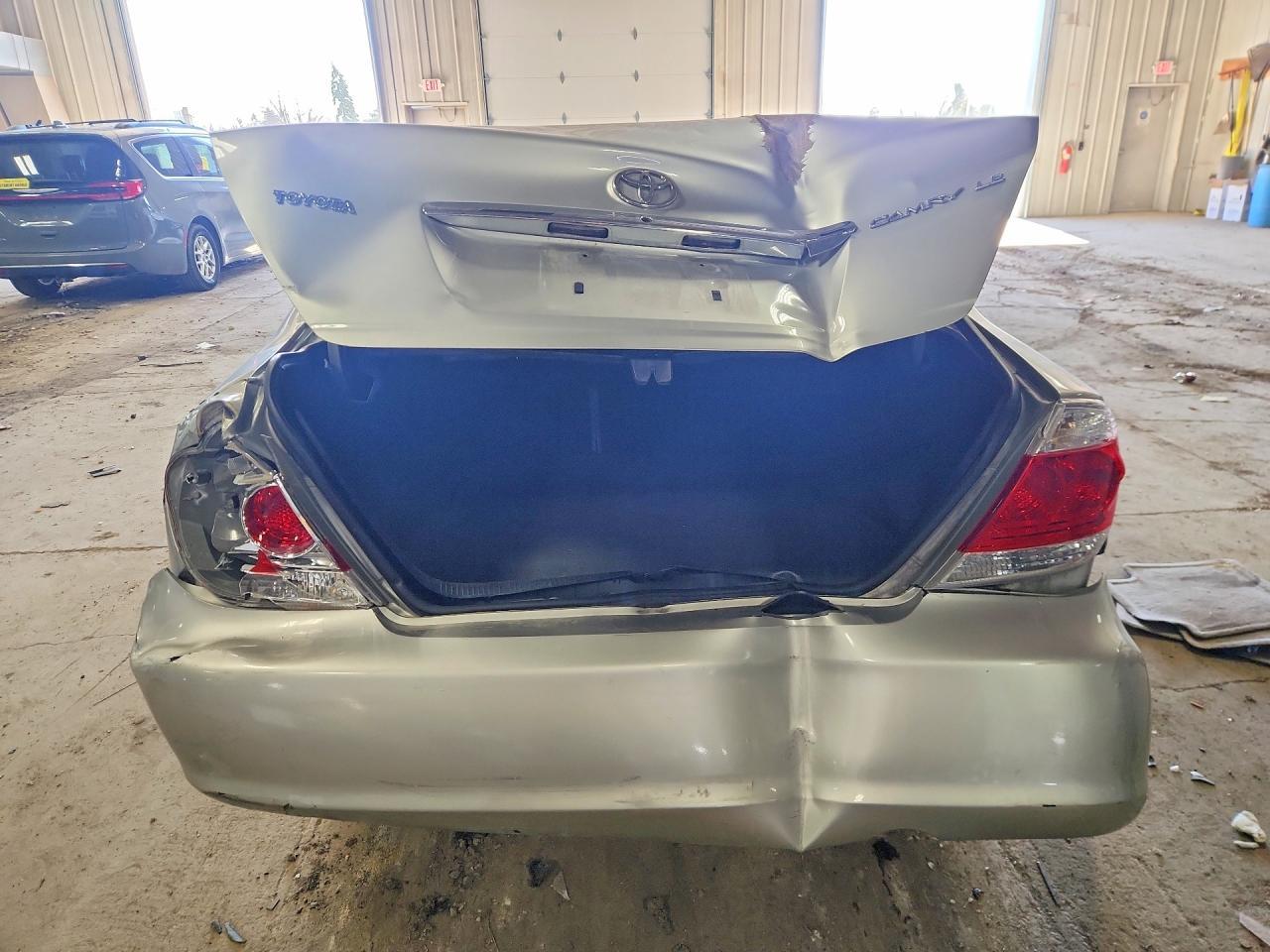 2006 Toyota Camry Le - Image 6