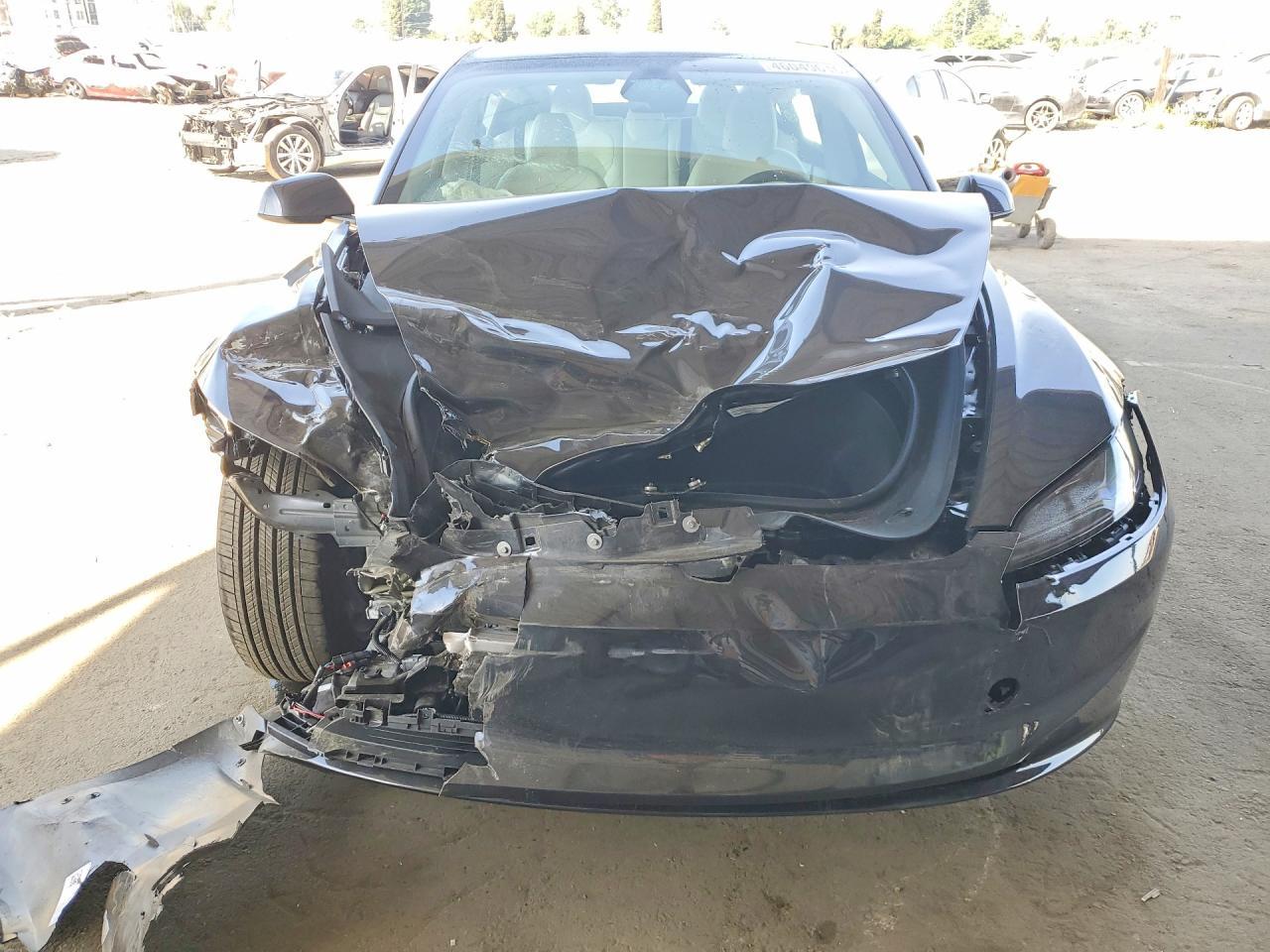 2026 Tesla Model 3 - Фото 5