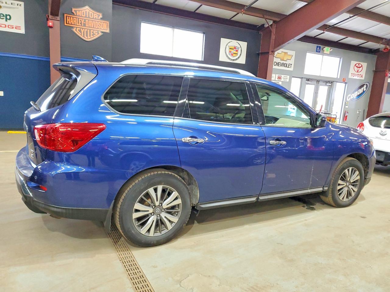 2019 Nissan Pathfinder S - Фото 3