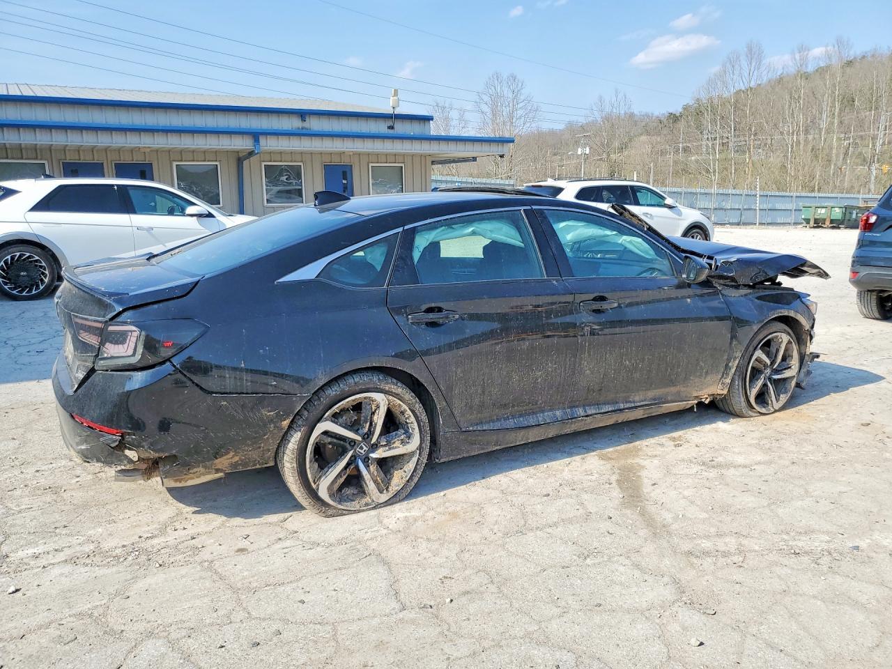 2022 Honda Accord Sport - Фото 3