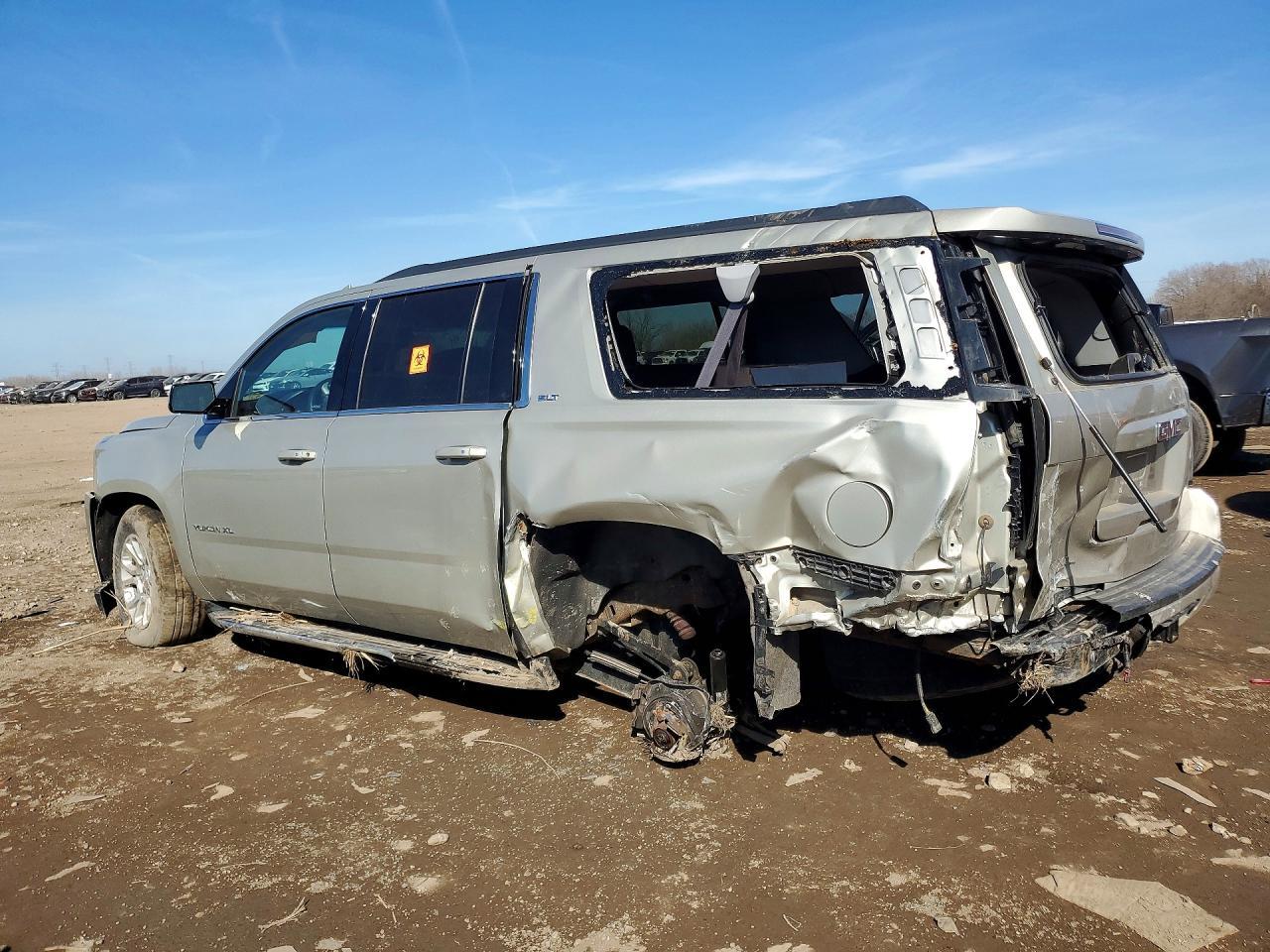 2017 GMC Yukon Xl K1500 Slt - Фото 2